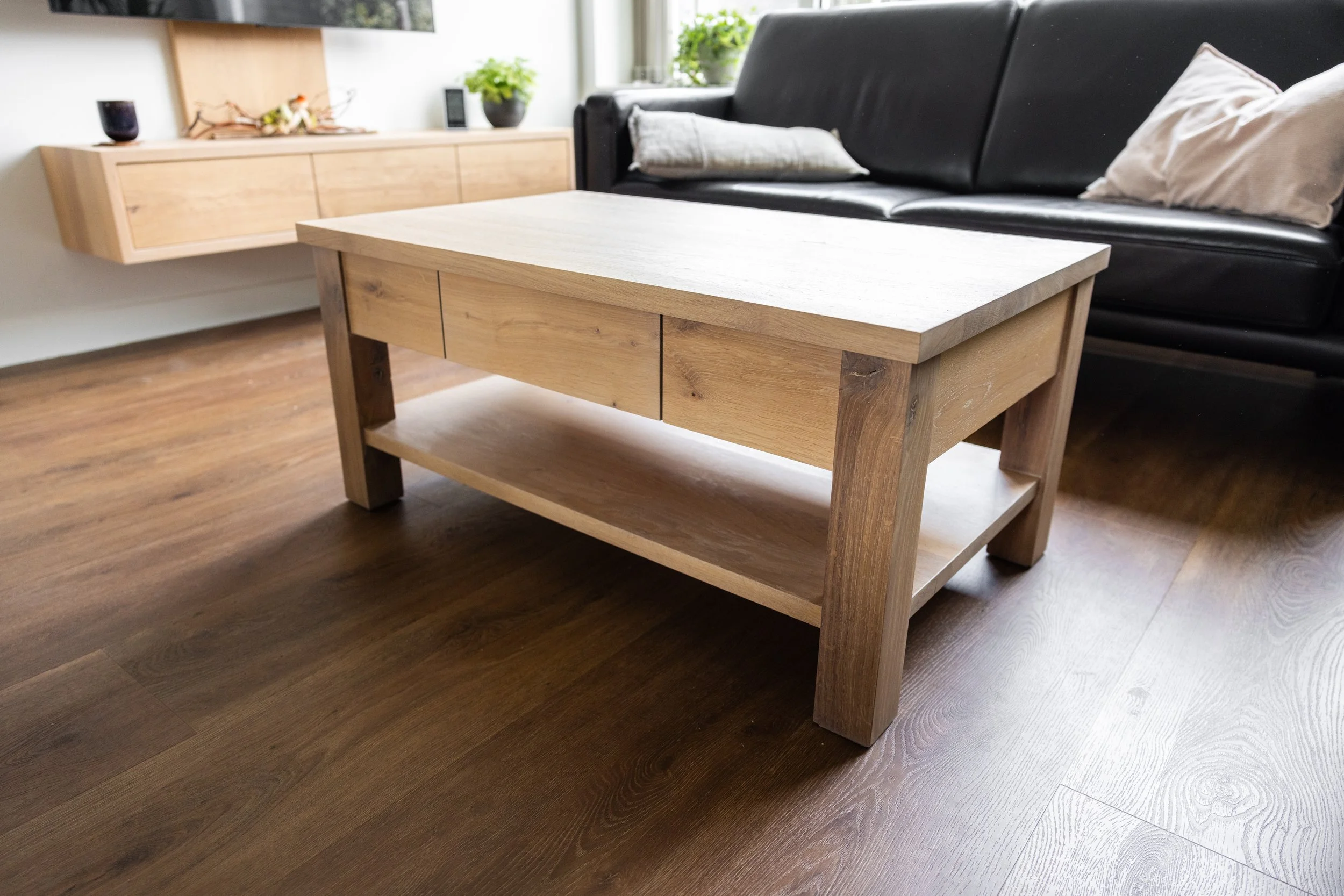Salontafel van Born of Wood.