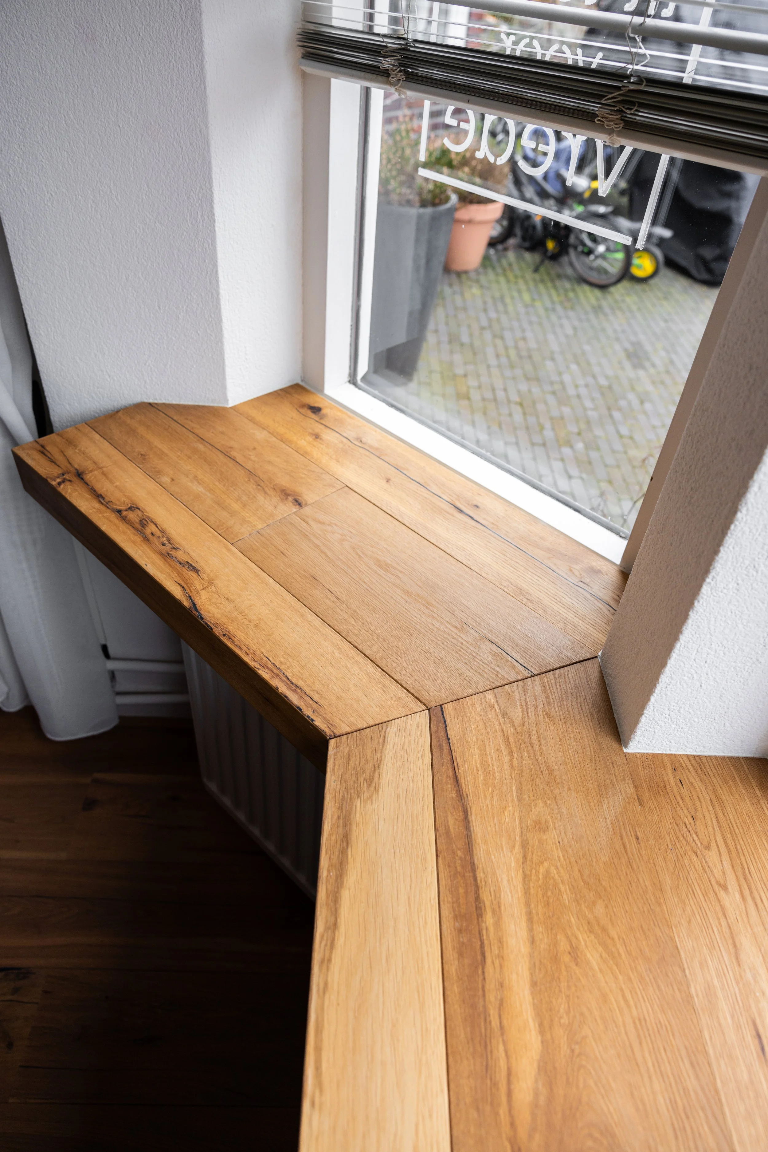 Vensterbank van Born of Wood.