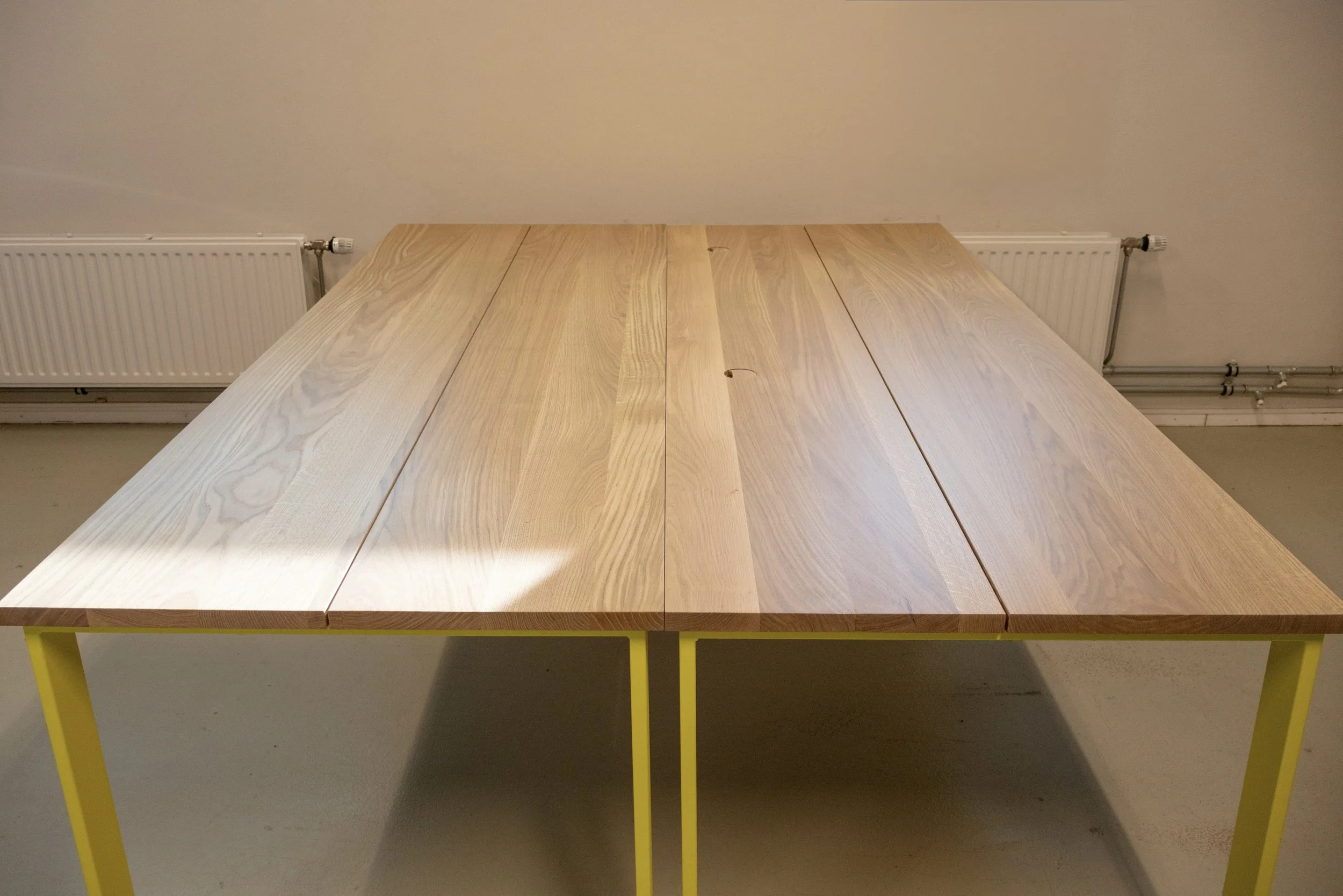 Bureaubladen van Born of Wood.