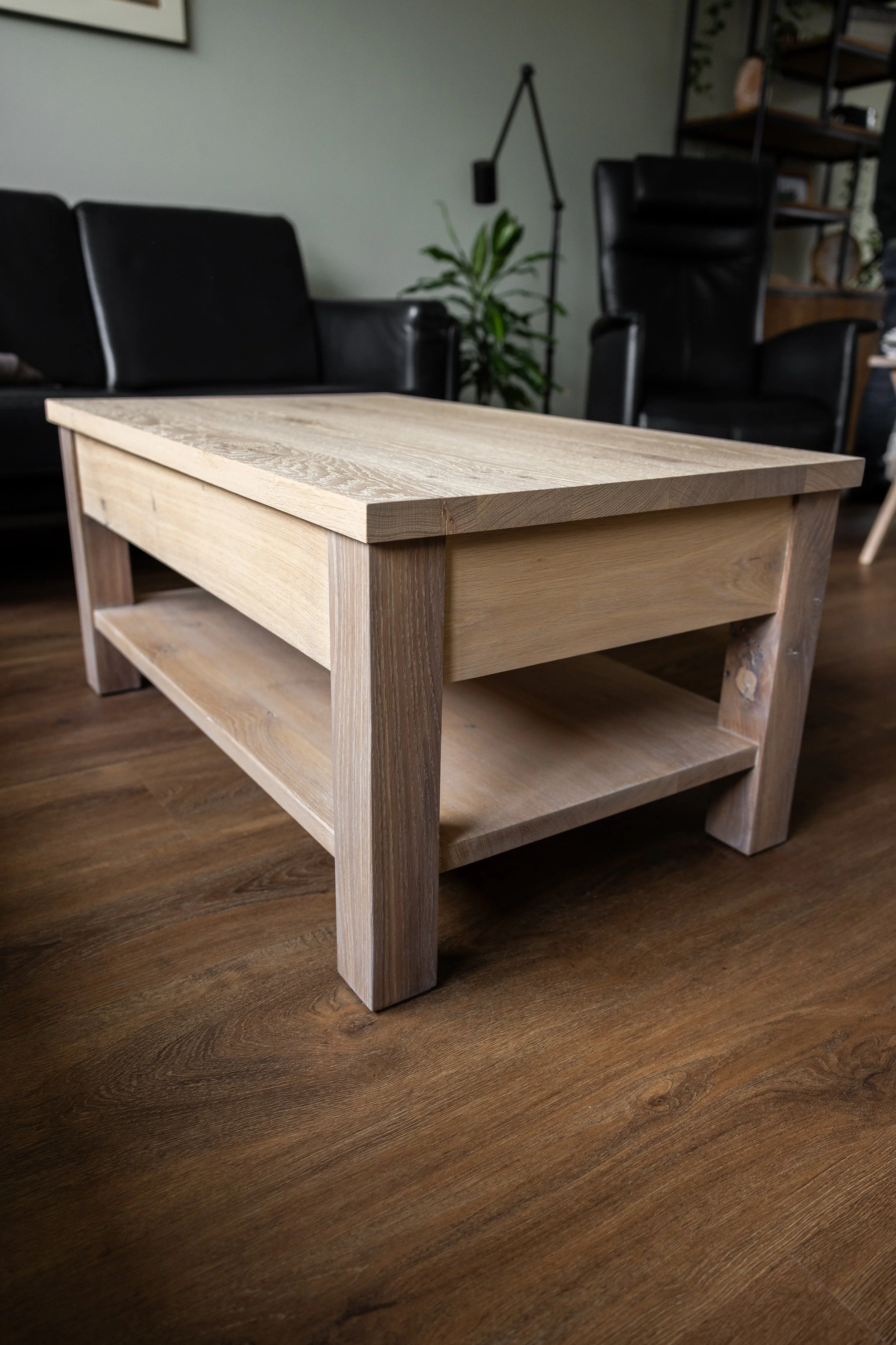 Salontafel van Born of Wood.